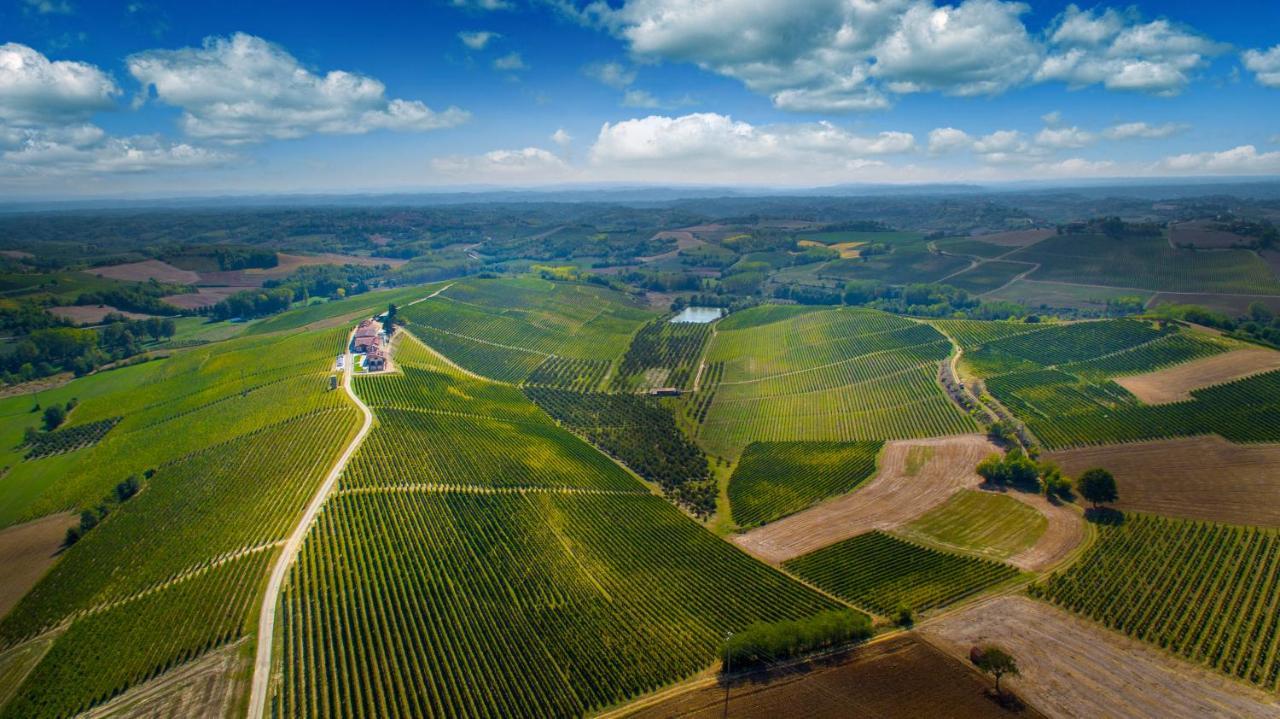Montalbera Wine Suites Montemagno  ภายนอก รูปภาพ