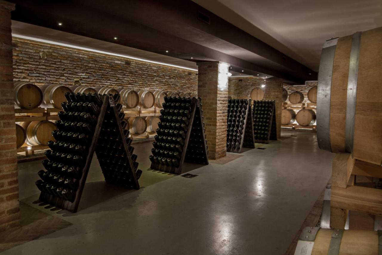 Montalbera Wine Suites Montemagno  ภายนอก รูปภาพ