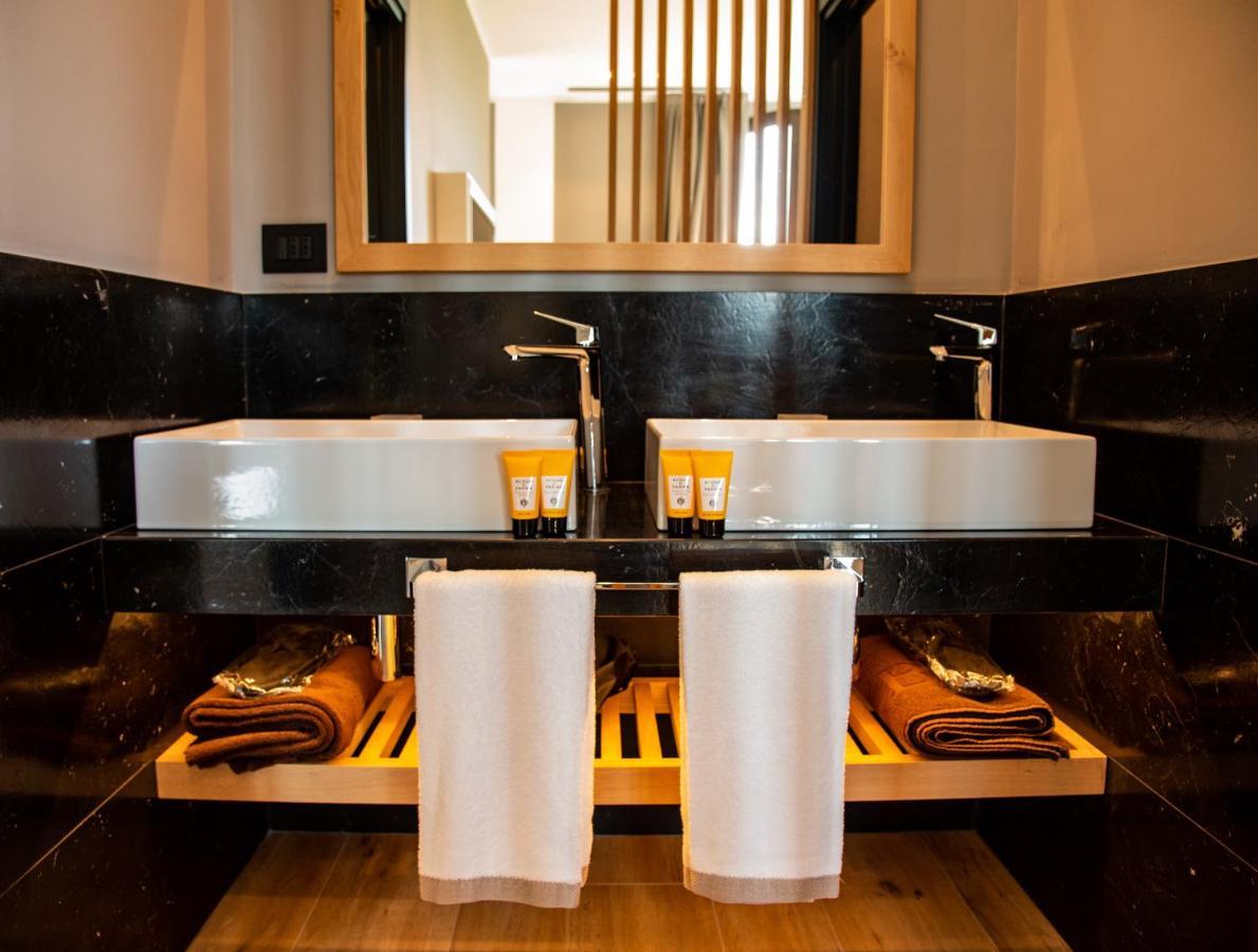 Montalbera Wine Suites Montemagno  ภายนอก รูปภาพ