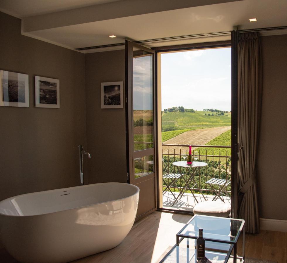 Montalbera Wine Suites Montemagno  ภายนอก รูปภาพ
