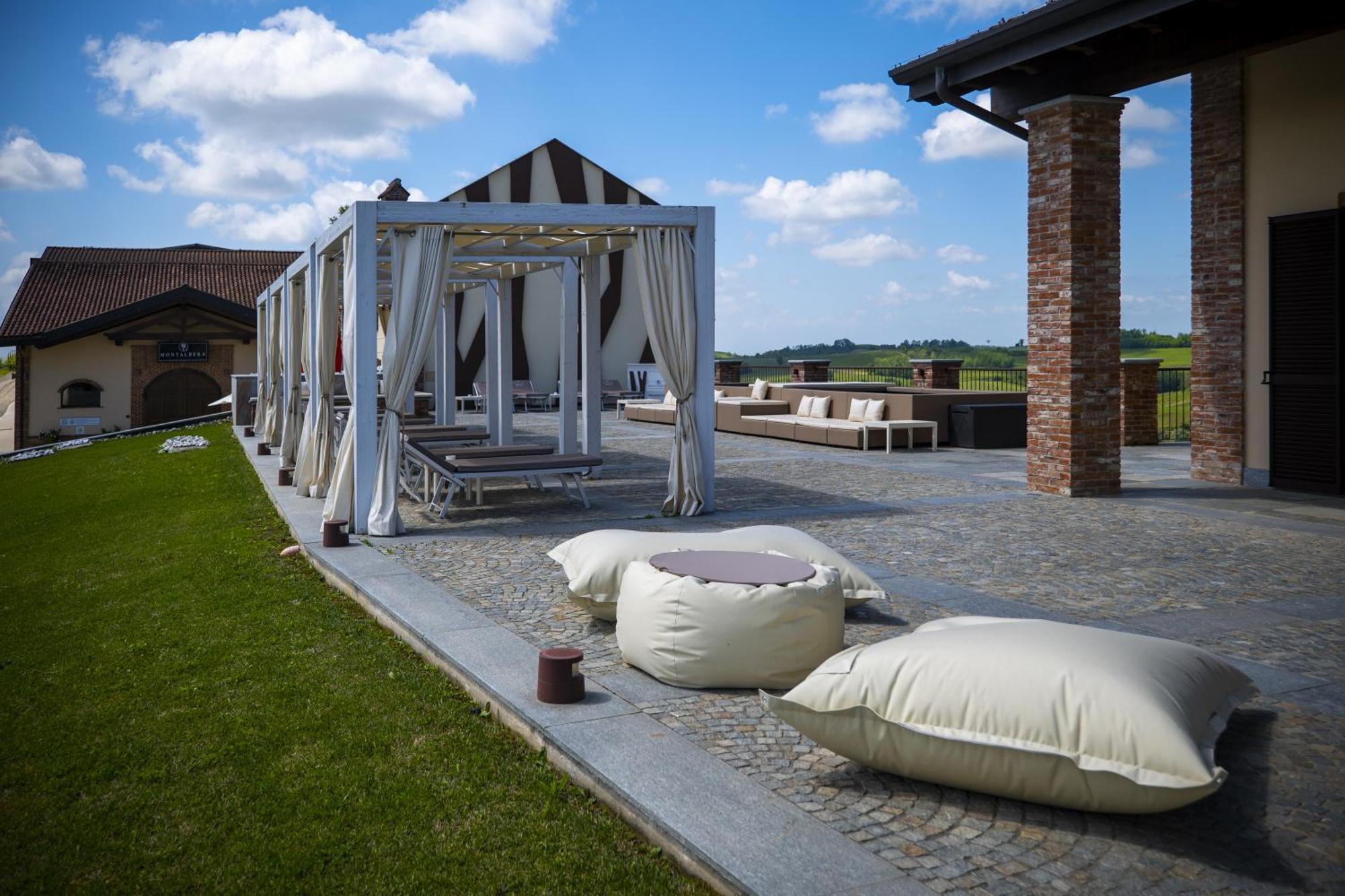 Montalbera Wine Suites Montemagno  ภายนอก รูปภาพ